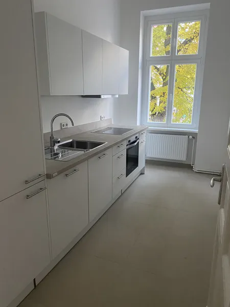5 Zimmerwohnung mit Einbauküche und Balkon — photo 1